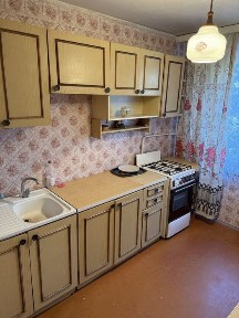 Оренда трикімнатної квартири Вишенька, Келецька. 34-35школа. Плаза Парк. Політехнічний університет. Миколи Ващука. Аквапарк Маяк