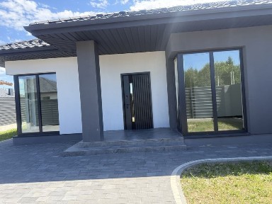 ВЛАСНИК! Продаж дуплексу з ремонтом с. Струмівка 82м. кв. 3,1 сотки землі.