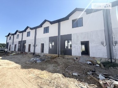 Продаж 2 поверхового таунхауса з ділянкою на 1.5 сотки, 90 кв. м, 3 кімнати, на вул. Садова • ID 34720656