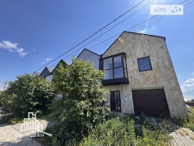 Продаж 2 поверхового таунхауса 140 кв. м, 4 кімнати, на вул. Степана Бандери • ID 34349026