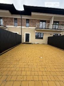 Продаж 2 поверхового таунхауса з ділянкою на 2.6 сотки, 135.6 кв. м, 3 кімнати, на вул. Ужгородська • ID 33915292