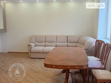 Продаж 2 поверхового таунхауса з ділянкою на 2 сотки, 110 кв. м, 5 кімнат, на пров. Вересневий • ID 33641837
