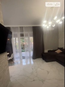 Продаж 3 поверхового таунхауса 120 кв. м, 6 кімнат, на вул. Літературна 16 • ID 33629857
