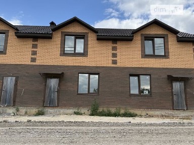 Продаж 2 поверхового таунхауса з ділянкою на 1.6 сотки, 93 кв. м, 3 кімнати, на вул. Дружби • ID 33445647