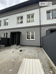 Продаж 3 поверхового таунхауса з ділянкою на 2 сотки, 130 кв. м, 4 кімнати, на вул. Українська • ID 33236326