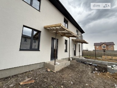 Продаж 2 поверхового таунхауса з ділянкою на 1.6 сотки, 119 кв. м, 4 кімнати, на вул. Центральна • ID 32968372