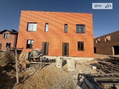 Продаж 2 поверхового таунхауса з ділянкою на 1.3 сотки, 72 кв. м, 2 кімнати, на пров. Весняний • ID 32992328