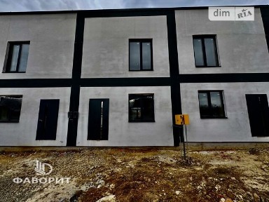 Продаж 2 поверхового таунхауса з ділянкою на 1.2 сотки, 75 кв. м, 2 кімнати, на вул. Миру • ID 32749773