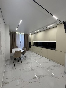 Продам 2-кімнатну квартиру в центрі Івано-Франківська.