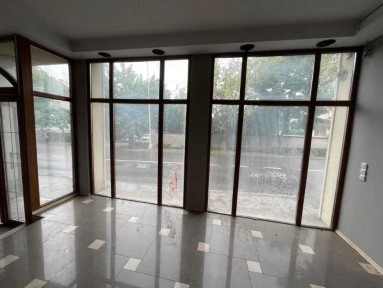Продаж торгових приміщень 245 м2 в м. Ужгород 250000$