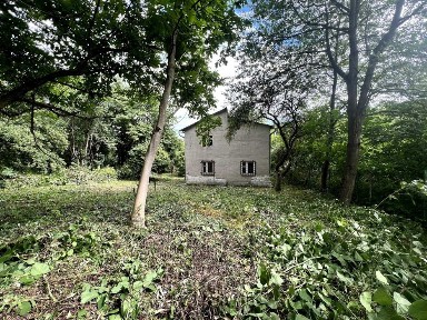 Будинок з ділянкою біля Emily Resort