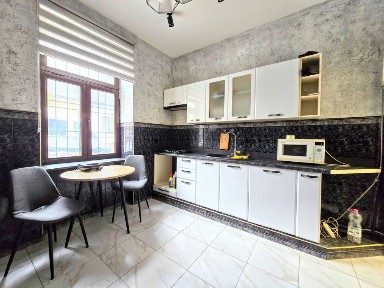 Продам 2-кімнатну квартиру в ЦЕНТРІ міста вул. Б.Хмельницького з САУНОЮ та БАСЕЙНОМ