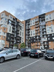 5 кімнатний пентхаус в спальному районі міста