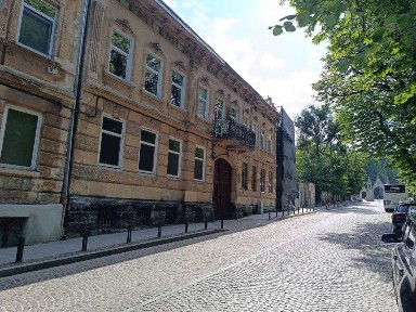 Продаж нежитлового приміщення вул. Пекарська