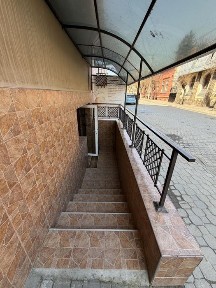ФАСАДНЕ ПРИМІЩЕННЯ ЦЕНТР вул. Українська