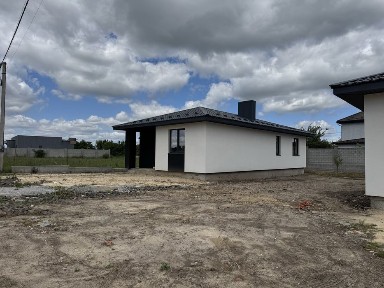 Продам будинок в р-н Білої Криниці з ділянкою 5 сот