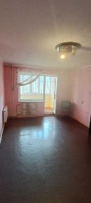 Продам 3-комнат. квартиру на Левом берегу, 5 м. АГО. Наличные.