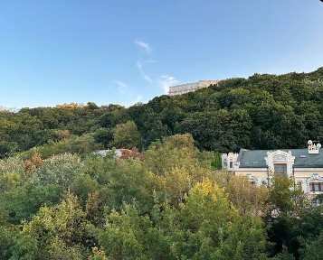 Супервидова 3-кімнатна, Ігорівська, 2. Поділ
