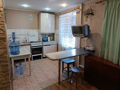 Трикімнатна, газ, бойлер! Метро 