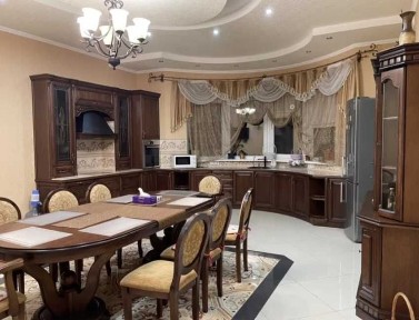 Оренда затишного і гарного будинку з власним двором