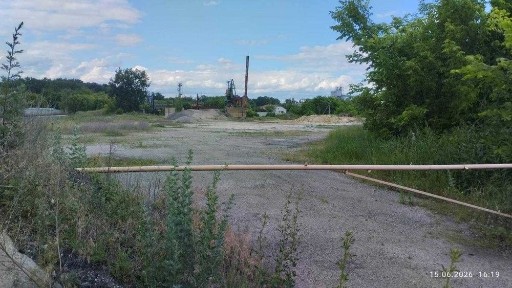 Автономна база в м. Гадяч: величезна закрита територія 2.5 га під будь-який бізнес