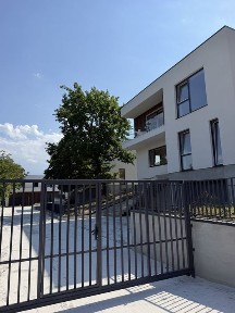 Продаж будинку (Роша, Hillside,котедж)