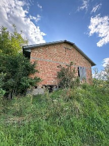 Продається будинок незавершеного будівництва в с. Дубово з гарною ділянкою