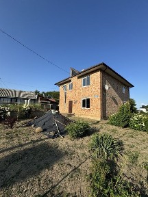 Продається будинок ( р-н Роша, Марморозька-Сторожинецька) з гарною ділянкою