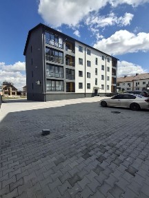 Продаж 2-кімнатної квартири з власним гаражем у м. Кременець