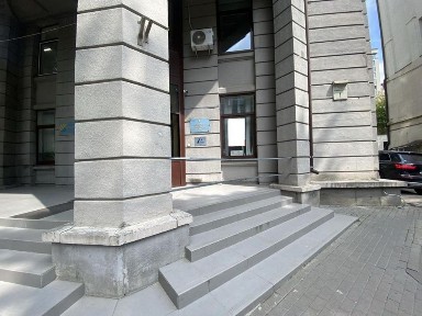 Оренда на вул. Михайла Коцюбинського 1 офіс на 23,2 м², без комісії