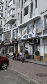 Оренда нежитлового фасадного приміщення