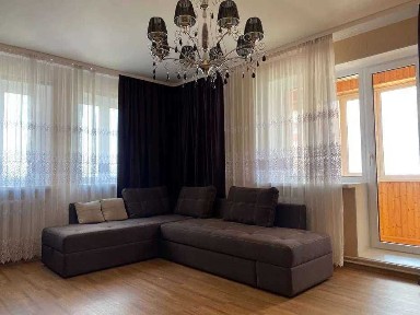Продаж 3 кімн квартири на вул. Ахматова з ремонтом. Позняки