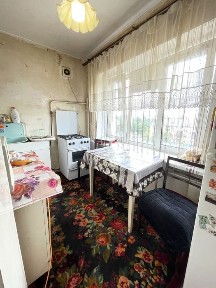 Продаж 2 кімнатна квартира метро Чернігівська вулиця Леоніда Каденюка