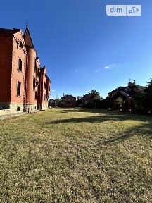 Продаж 4 поверхового будинку з ділянкою на 24 сотки, 714.7 кв. м, 12 кімнат, на вул. Будівельників 38 • ID 34729356