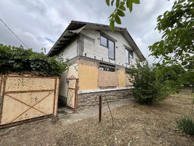 Продам будинок недобудований Берегово вул. Новий базар 51