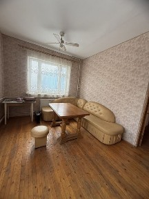 Продаж просторого будинку, Лука - Мелешківська