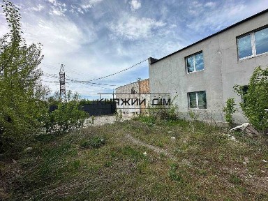 Продається окремо розташоване двоповерхове нежитлове приміщення 600 кв. м.у Бровари КОД 24330