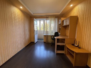 Здам квартиру Космонавтів 1ст