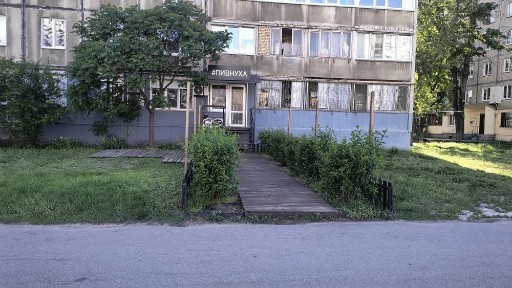 Продаж нежилого приміщення, з окремим входом, ст. м.Чернігівська