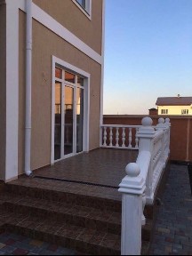 Здається в оренду затишний 2-х поверховий будинок в Совіньйоні.