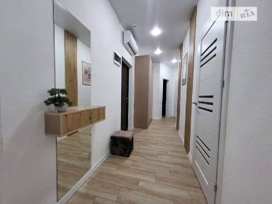 Довготривала оренда 2к квартири на вул. Краснова 1А • ID 34729894