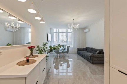 Продаж 2-кімнатної квартири 57.6 м², Річна вул., 4