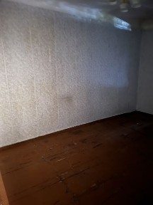 Здам в оренду 3 кімнатну квартиру сталинку на 98 кварталі 4/4 без ремонту.