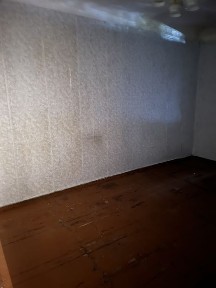Здам в оренду 3 кімнатну квартиру сталинку на 98 кварталі 4/4 без ремонту.