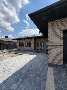 Продаж сучасного одноповерхового котеджу преміум-класу
