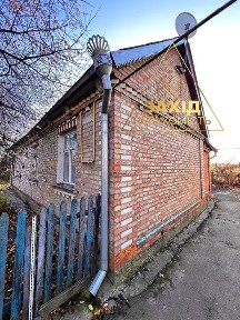 Будинок з ділянкою 51,6 сотих у с. Сирники 10 км до м. Луцьк