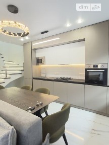Продаж 2 поверхового таунхауса з ділянкою на 2 сотки, 125 кв. м, 3 кімнати, на вул. Затишний • ID 34732858
