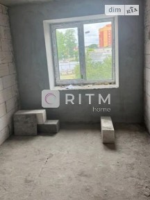 Продаж просторої 1-кімнатної квартири у гарній локації поблизу центру.