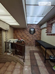 Продаж офісного приміщення 92 кв. м. на 1 поверсі на вул. Євгена Танцюри 18А, десятиповерхова будівля • ID 34728956