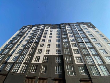 Продаж 2 кімнатної квартири центр парк озеро Чорновола